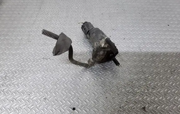 Volkswagen Caddy Windscreen/windshield washer pump