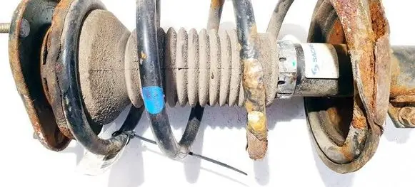 Toyota Avensis T250 Front coil spring 