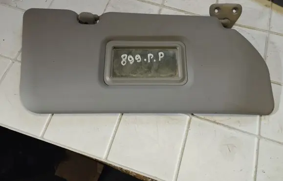 Nissan Almera Tino Sun visor