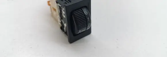 Opel Monterey Headlight level height control switch 133216 2321U4N