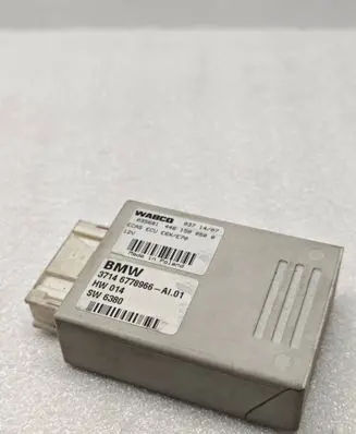BMW X5 E70 Air suspension control unit module (rear) 6778966 035681 4461500500