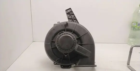Volkswagen Fox Heater fan/blower 6Q1819015G A1915