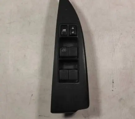 Subaru Outback Electric window control switch A05157589 A05 157589