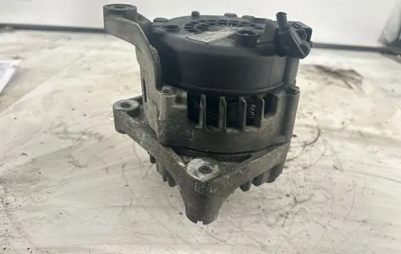BMW 3 E90 E91 Generator/alternator 2543461C