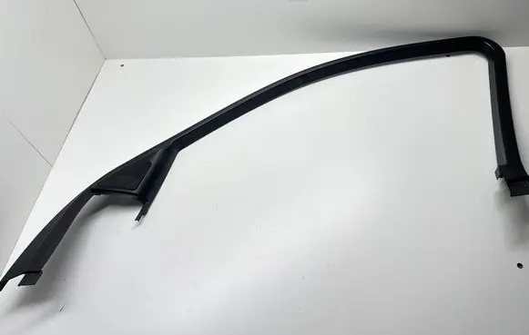 Front door glass trim molding