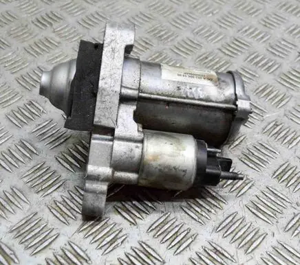 Mercedes-Benz B W247 Starter motor 233000968R 0001170683