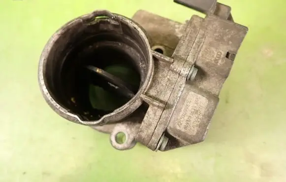 Skoda Fabia Mk1 (6Y) Throttle body valve 045128063G