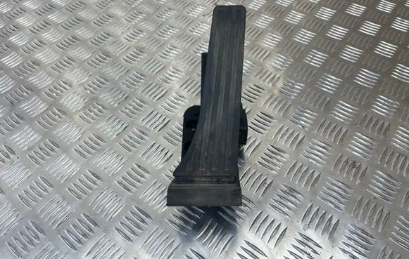 Mercedes-Benz S W222 Accelerator throttle pedal A2223001000