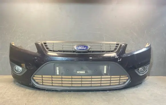 Ford Focus Front bumper 8M518200AF 8M5117757A