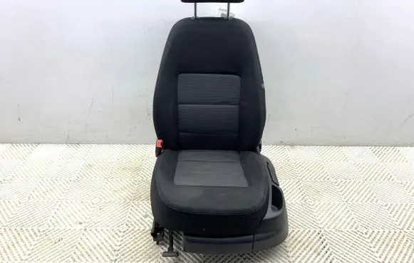 Skoda Octavia Mk2 (1Z) Front driver seat 