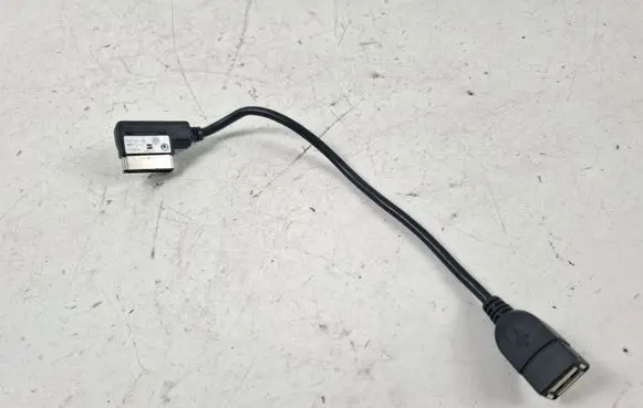 Volkswagen Jetta VI USB socket connector 5N0035558