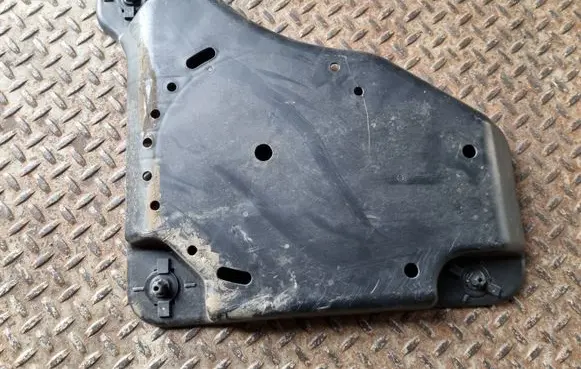 Volkswagen Tiguan Fuel tank bottom protection 5QF131331A