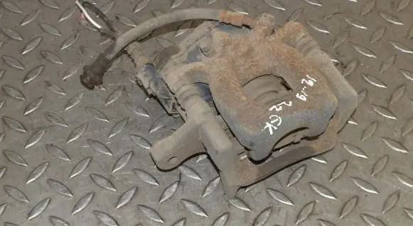 Nissan Qashqai Rear brake caliper