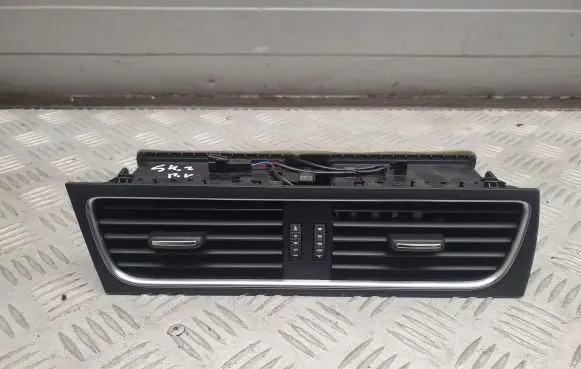 Audi A4 S4 B8 8K Dash center air vent grill 8T1820951C