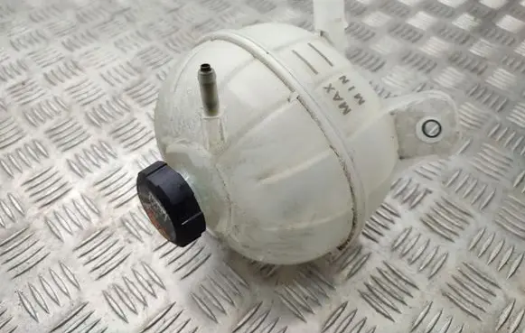 KIA Sportage Coolant expansion tank/reservoir 25430D3700