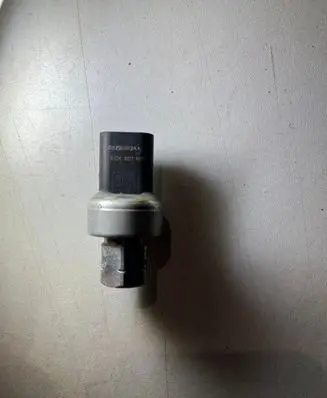Chrysler Pacifica Air conditioning (A/C) pressure sensor 68156982AA