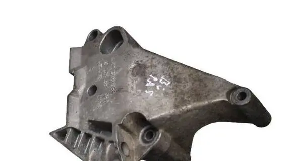 Engine mounting bracket