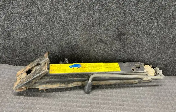 Mercedes-Benz ML W163 Lift Jack A1635800018