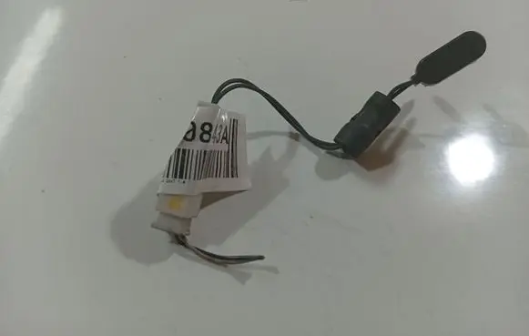 Toyota Yaris Outside/exterior temperature sensor 