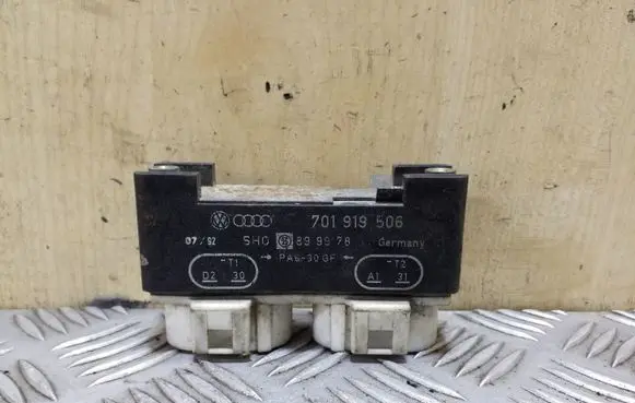 Volkswagen Transporter - Caravelle T4 Coolant fan relay 701919506 899978000