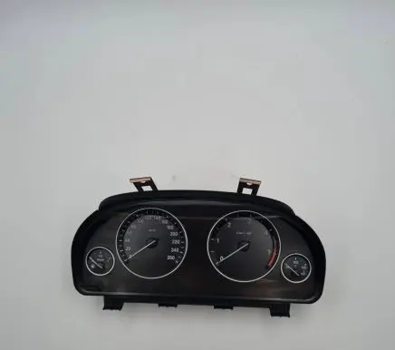 BMW 5 F10 F11 Speedometer (instrument cluster) 1044663 9249345