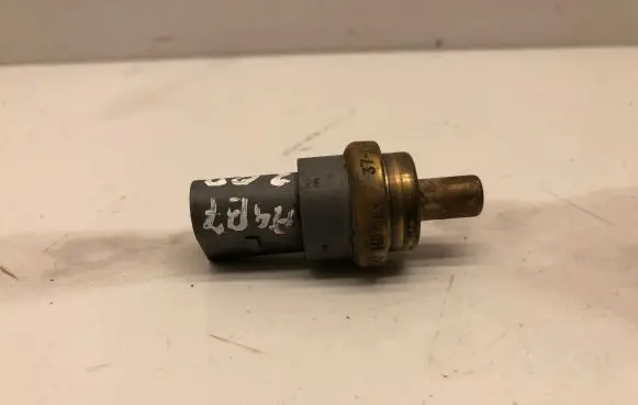Audi A4 S4 B7 8E 8H Coolant level sensor 06A919501