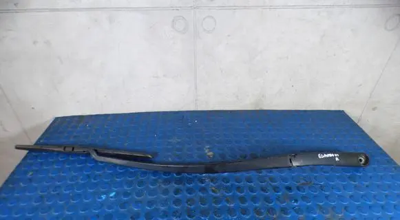 Hyundai Elantra VI Front wiper blade arm CARTEWSXXZX