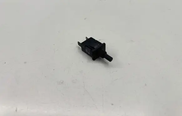Mercedes-Benz W123 Rear door sensor 0008213152