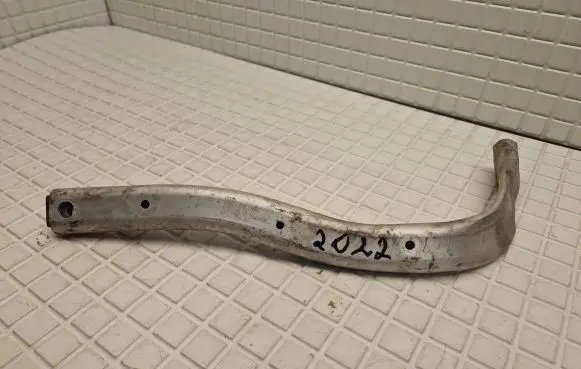Audi A8 S8 D4 4H Front bumper mounting bracket 4H0921260B