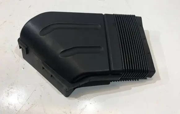 Audi A4 S4 B6 8E 8H Air intake duct part 8E0129617D