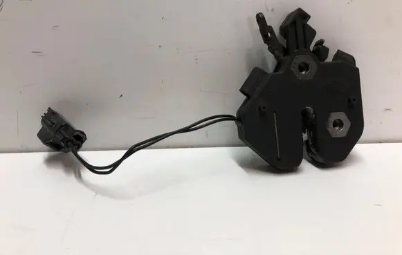 Volvo XC90 Engine bonnet/hood lock/catch 31218474 31218475