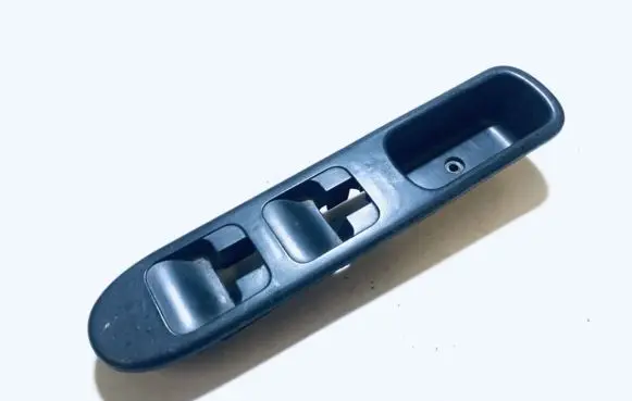 Peugeot 307 Front door window switch trim 