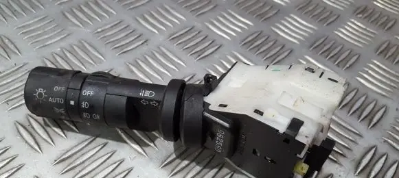 Nissan Qashqai Indicator stalk 14425 9825SD