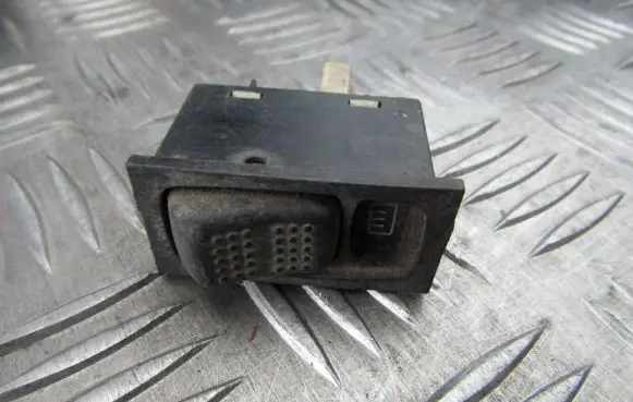 Ford Sierra Windscreen/window heater switch 83bg18c621aa