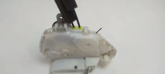 Honda Accord Front door lock ID13149