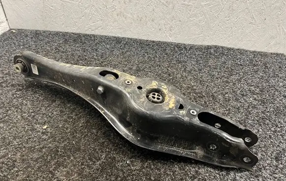 Volkswagen Tiguan Rear control arm 3Q0505311G