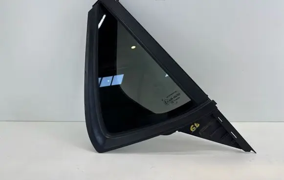 Opel Corsa F Rear vent window glass 9829473480