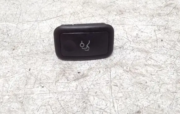 Mercedes-Benz C W204 Tailgate opening switch A2048707051 03152610