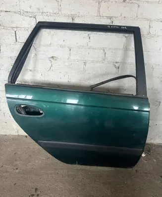 Toyota Avensis T220 Rear door 