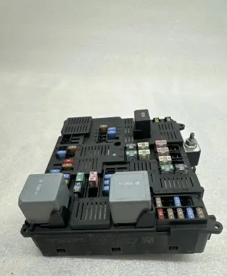 Volvo XC90 Fuse module 32212297