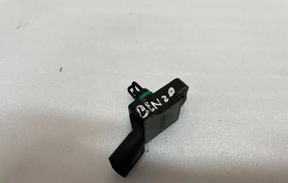 Volkswagen Polo V 6R Air pressure sensor 038906051N