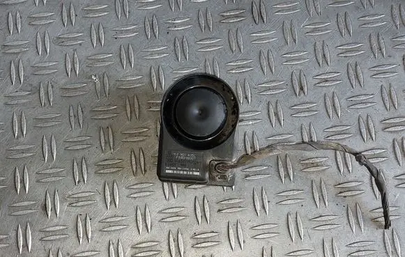 Volkswagen PASSAT B7 Alarm system siren 1K0951605C