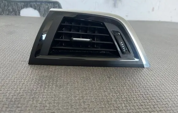 BMW 1 F20 F21 Dashboard air vent grill cover trim 2636103 548004 2636105A