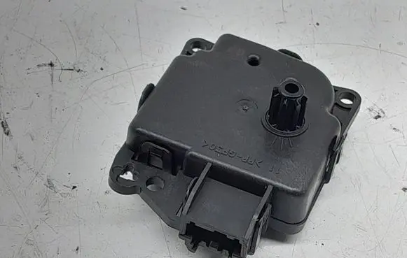 Lancia Thema Air flap motor/actuator M8679011