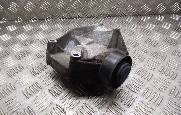 Opel Signum A/C compressor mount bracket 55191339