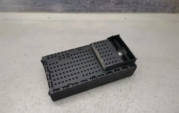 Volvo S60 Comfort/convenience module 30679527 08696098 04W062