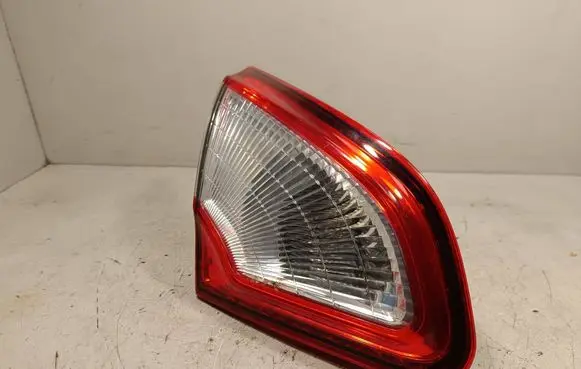 Nissan Qashqai Tailgate rear/tail lights 89503189