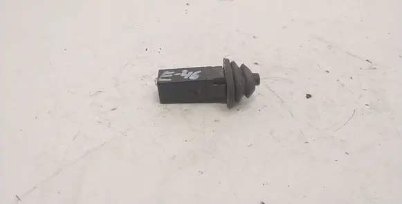 BMW 3 E46 Fuel tank opening switch 82289392