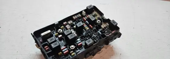 Chrysler Pacifica Fuse module 68233193AD 63565387