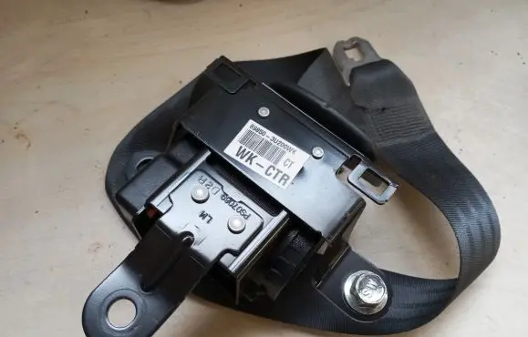 KIA Sportage Middle seatbelt (rear) 898503U200WK